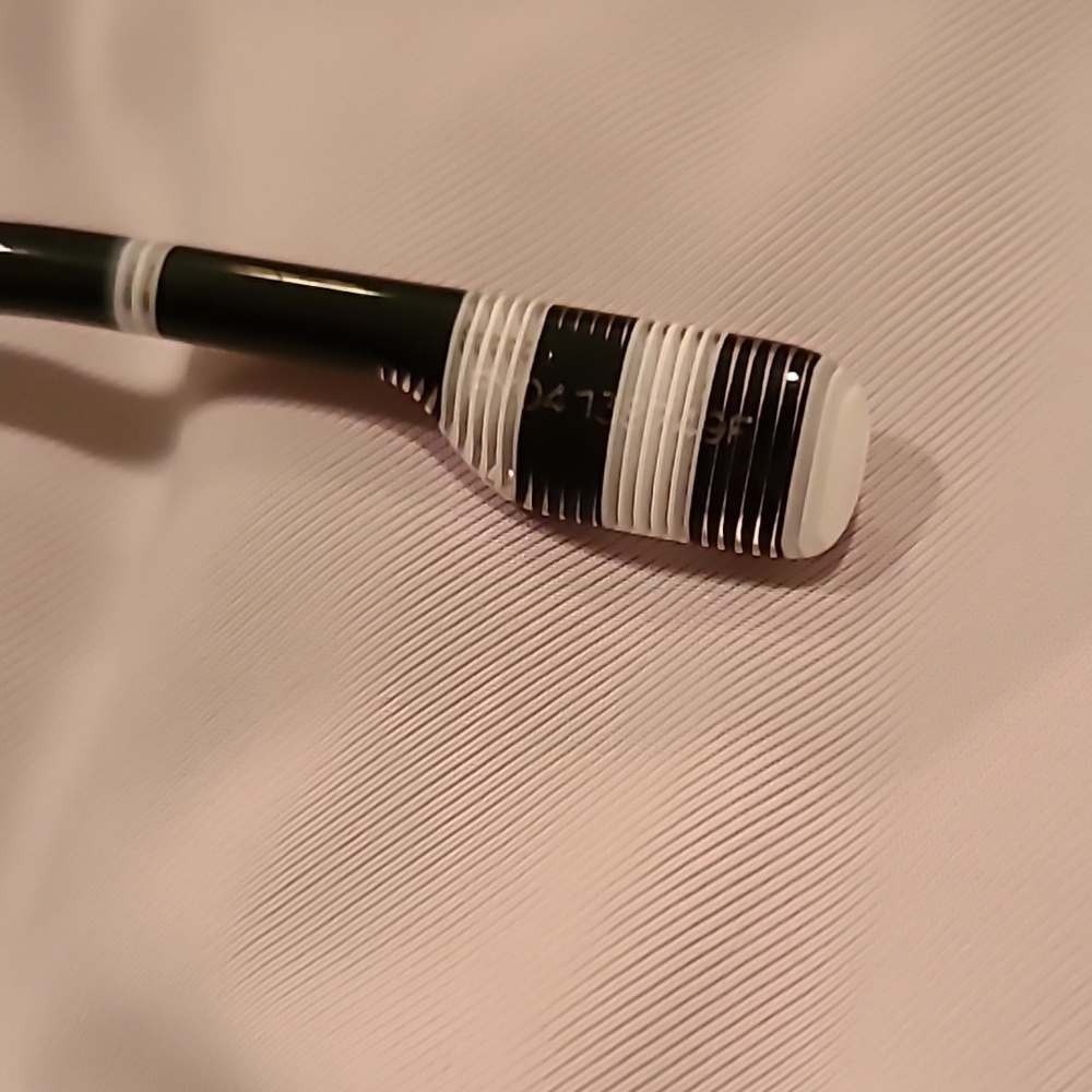 Burberry Black and White lightweight Sunglasses brand new in the box - Picture 8 of 15